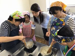 郡山西コープ委員会:夏休み親子企画!柿の葉ずしの葉巻き体験