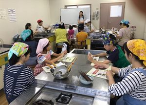 郡山西コープ委員会:夏休み親子企画!柿の葉ずしの葉巻き体験