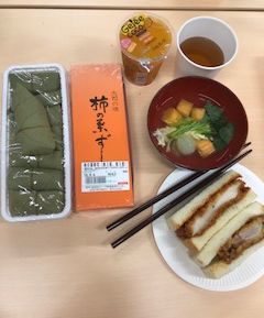 コープネット西の京:夏休み親子企画「柿の葉ずし葉巻体験」