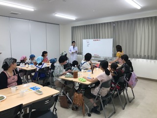 コープネット西の京:夏休み親子企画「柿の葉ずし葉巻体験」