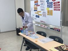コープネット西の京:夏休み親子企画「柿の葉ずし葉巻体験」