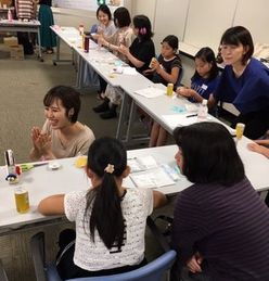 大宮コープ委員会:夏休み企画 天然石を使ってアクセサリーを作りました♪