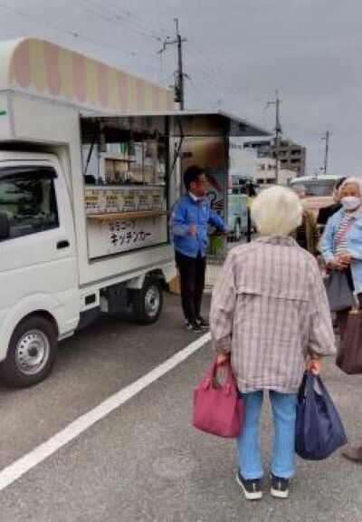 橿原西コープ委員会:“ならっぴキッチンカー”がやってきた!