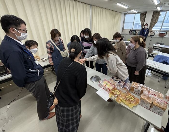 郡山西コープ委員会：フローベルのパンの学習会 美味しさの秘密を知りました