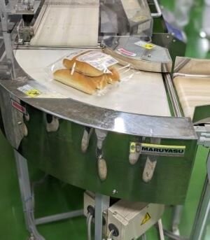 葛城コープ委員会: フローベルのパンの工場を見学しました