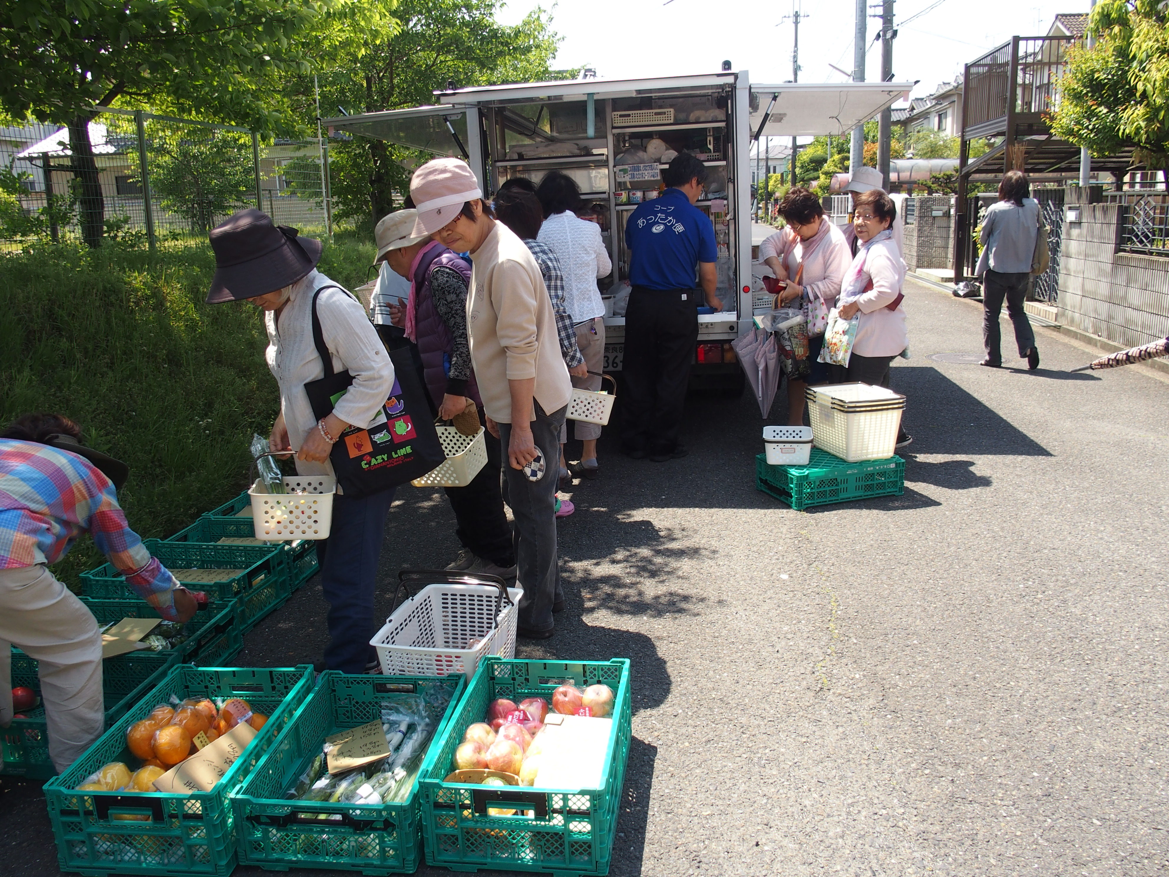 移動店舗車「コープあったか便2号車」がスタートしました