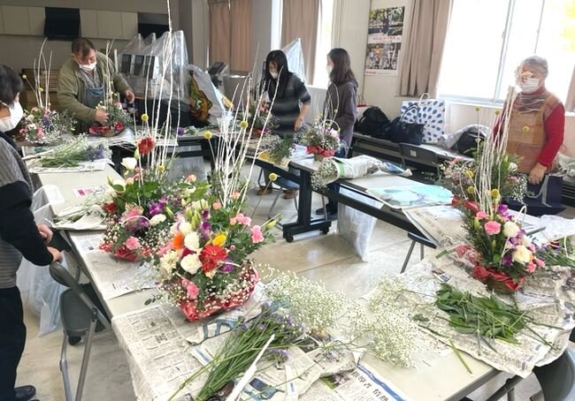 奈良西コープ委員会: 十津川農園によるフラワーアレンジメント講習会