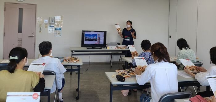 橿原南コープ委員会：㈱コモの学習会でロングライフパンの秘密を知りました