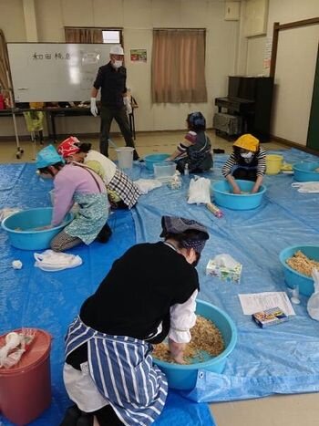 生駒北コープ委員会:“わが家の味噌”を手作りしました