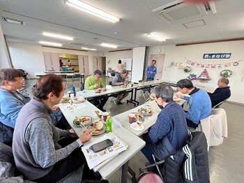 自分みがき講座「男のまなび塾」第6期第3回:(社福)協同福祉会学習会とCO・OP商品でクリスマスを開催しました