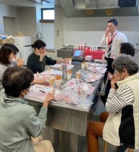 西大和コープ委員会：組合員のつどいと(株)ナリス化粧品の学習会