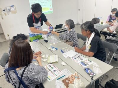 橿原東コープ委員会:大山乳業農業協同組合の学習会 “アイスクリーム作り”も体験
