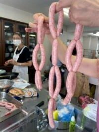 生駒北コープ委員会:タケダハム(株)の学習会でウインナー作りを体験しました