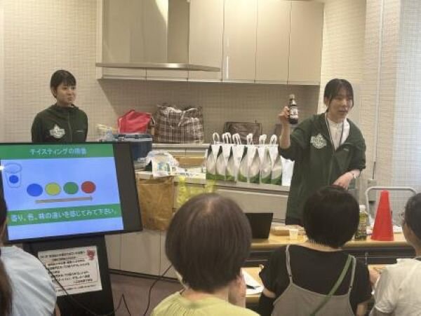 生駒北コープ委員会：オリーブオイルの試食学習会とユニセフの活動を学びました 