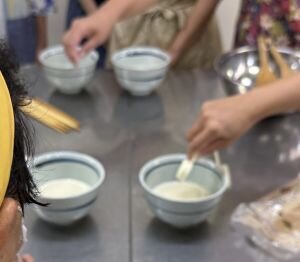 郡山西コープ委員会:豆腐の学習会 “湯葉・豆腐作り”も体験しました