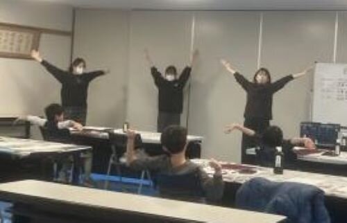 奈良東コープ委員会：冬休み子ども企画“書き初め”のための習字教室